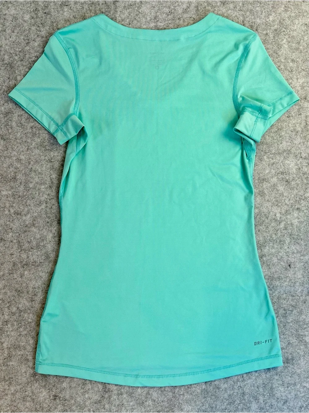 Nike Pro Women's Aqua V-Neck Athletic Short Sleeves T-Shirt / Small